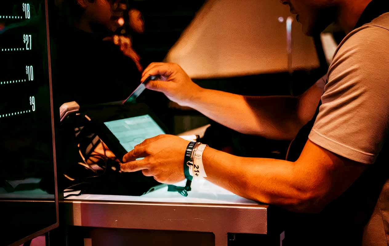 Bartenders at Billfold POS